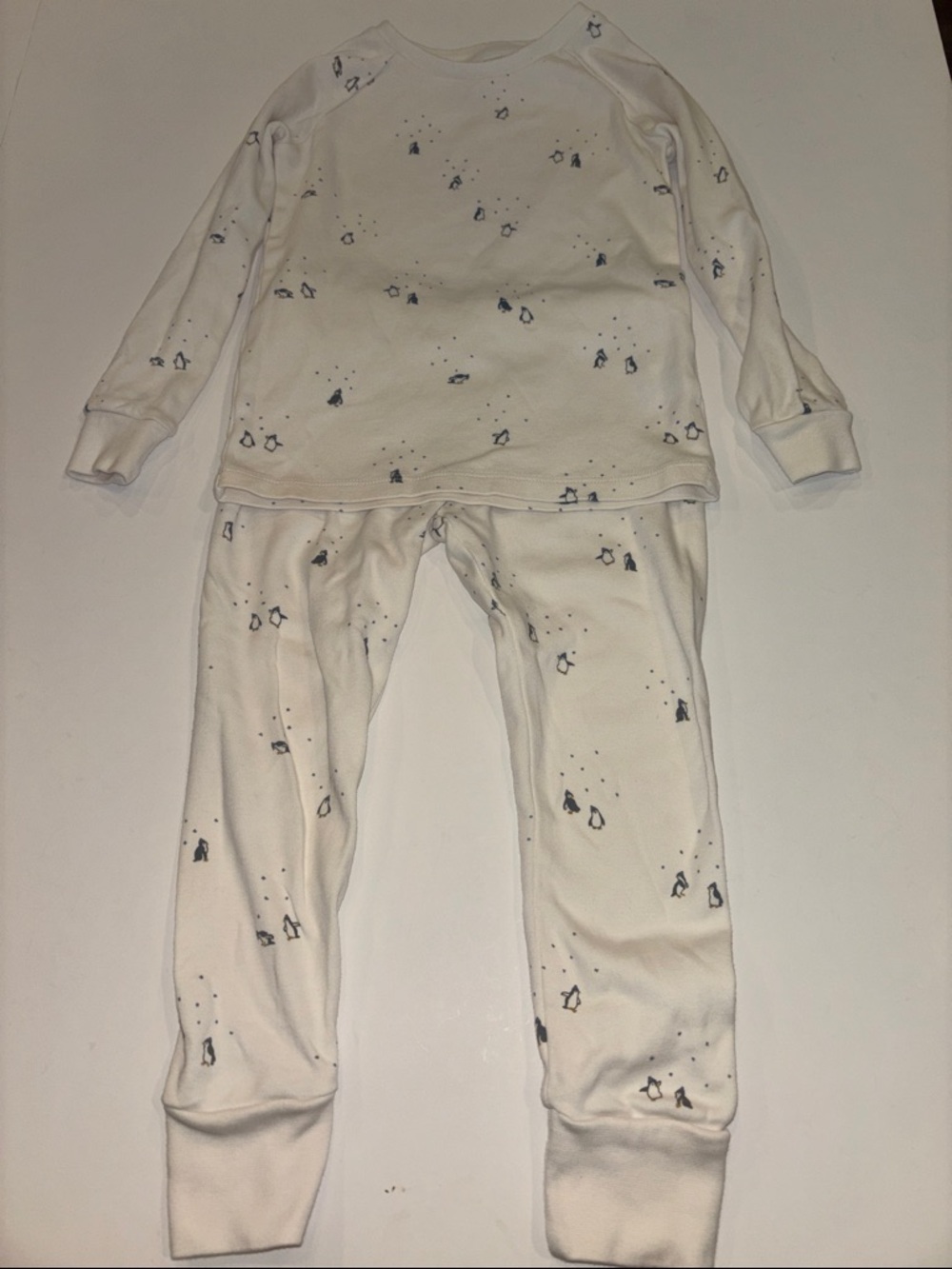 Colored Organics Cream Pajama Set with Small Blue Penguin & Star Motifs